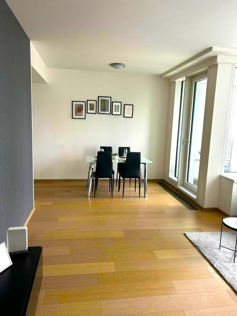 Skau Panorama Family & Business Apartment City View Free Parking Bratislava Luaran gambar